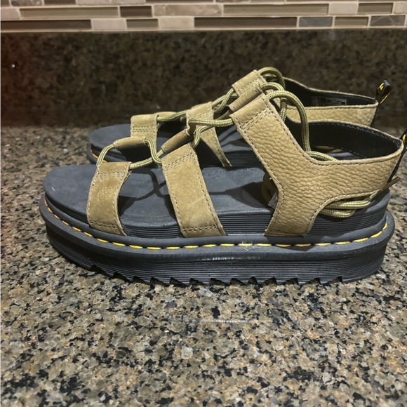 Dr. Martens Olive green lace up Sandals NEW - Picture 3 of 9